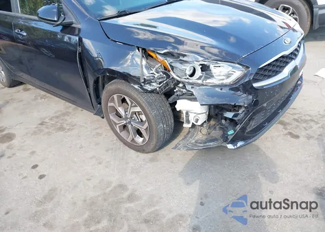 2021 Kia Forte Lxs z USA, uszkodzony, nr VIN 3KPF24AD4ME308637
